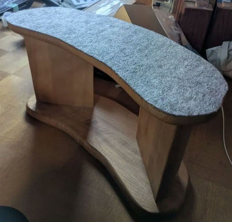 ローテーブルの脚／一枚板