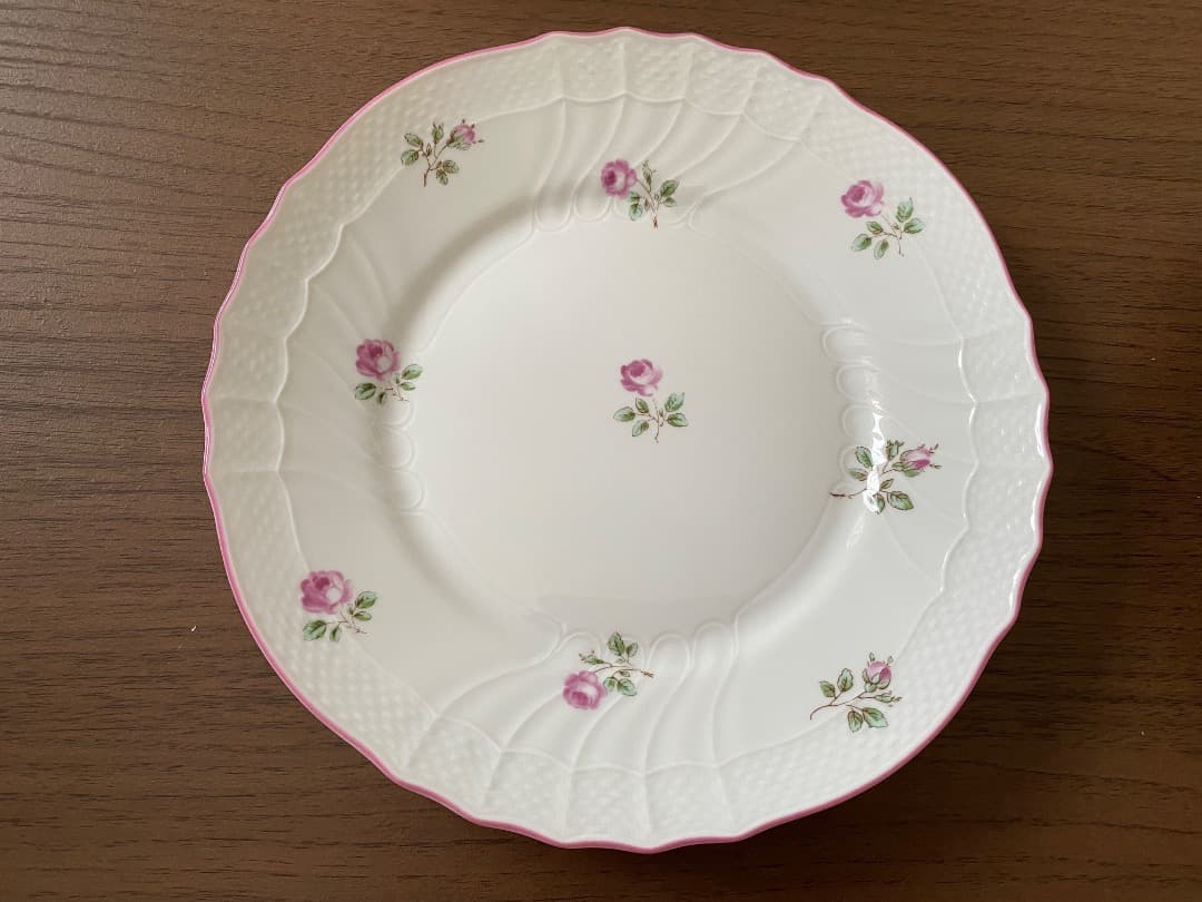 リチャードジノリ ローズ柄のプレート美品！ - メルカリ