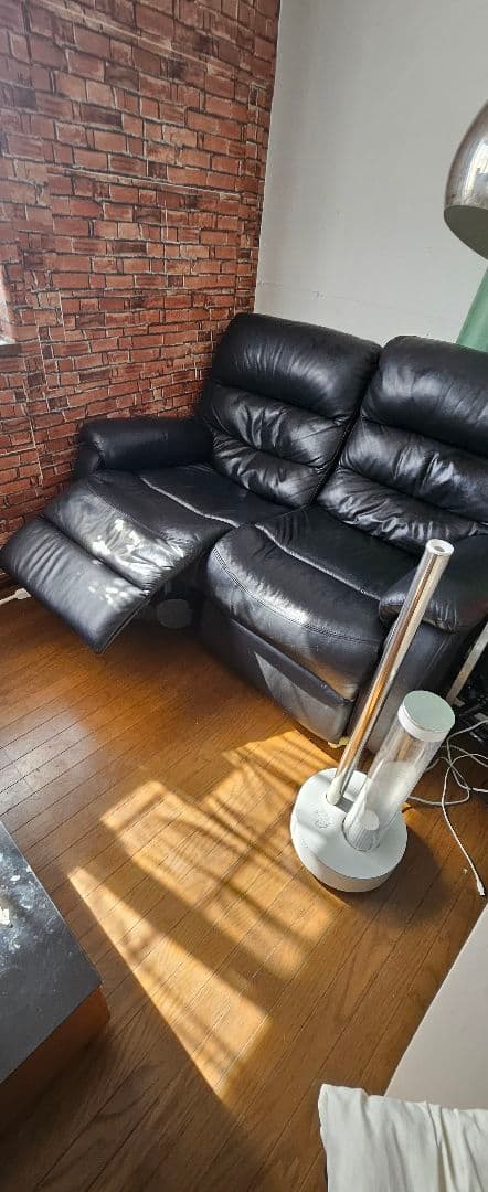 ニトリ リクライニング機能付きブラックソファ