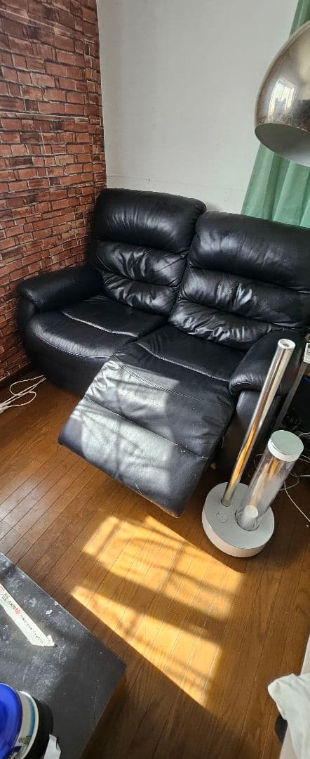 ニトリ リクライニング機能付きブラックソファ