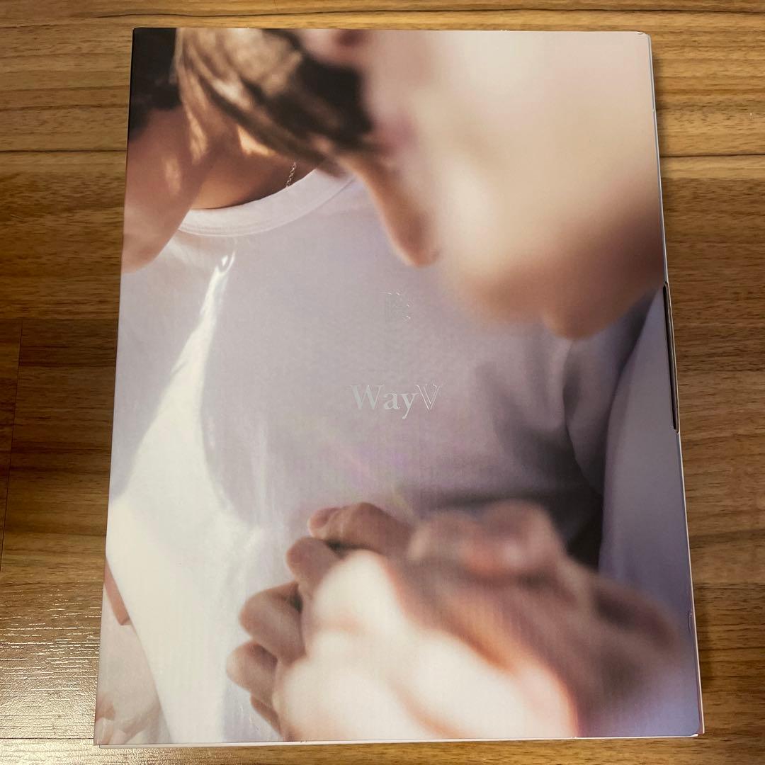 假日 WayV 写真集 ルーカス LUCAS トレカ付き - メルカリ