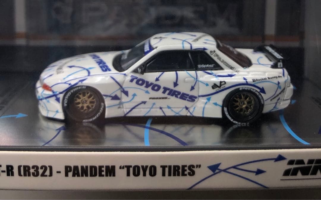 INNO64スカイライ32GT-R パンデム ドリフトカー TOYO セット