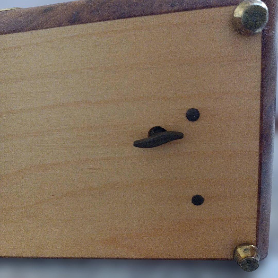 スイス製リュージュ・ロマンス・ アンティークジュエリーボックス