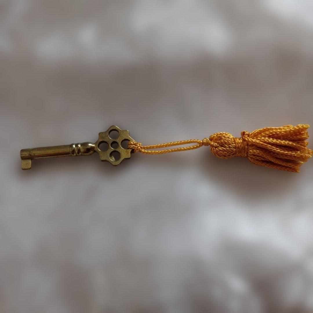 スイス製リュージュ・ロマンス・ アンティークジュエリーボックス