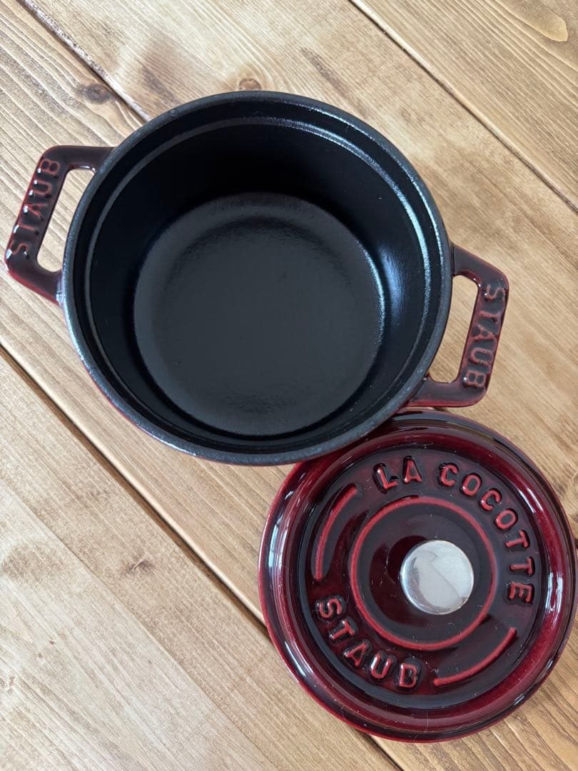 ストウブ ココット10cm グレナディンレッド 未使用 staub