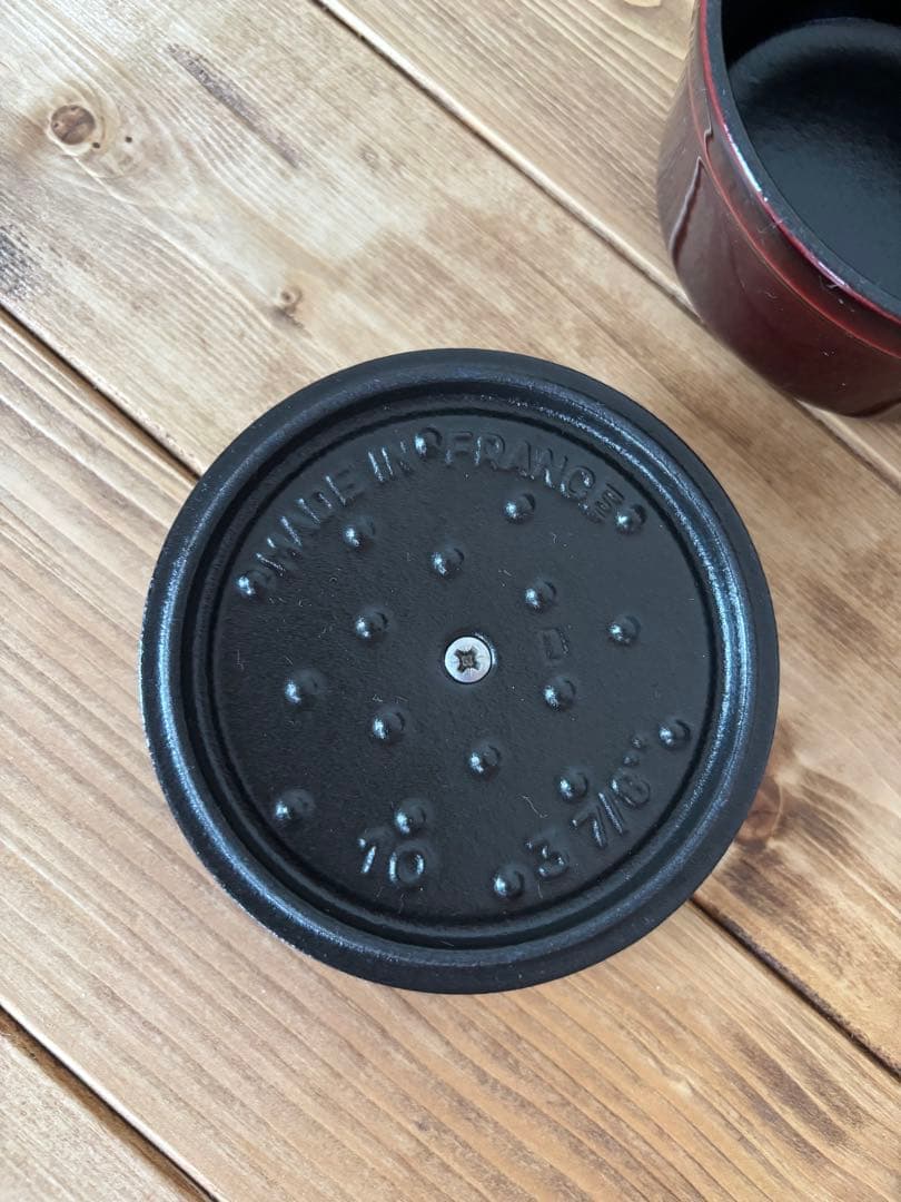 ストウブ ココット10cm グレナディンレッド 未使用 staub