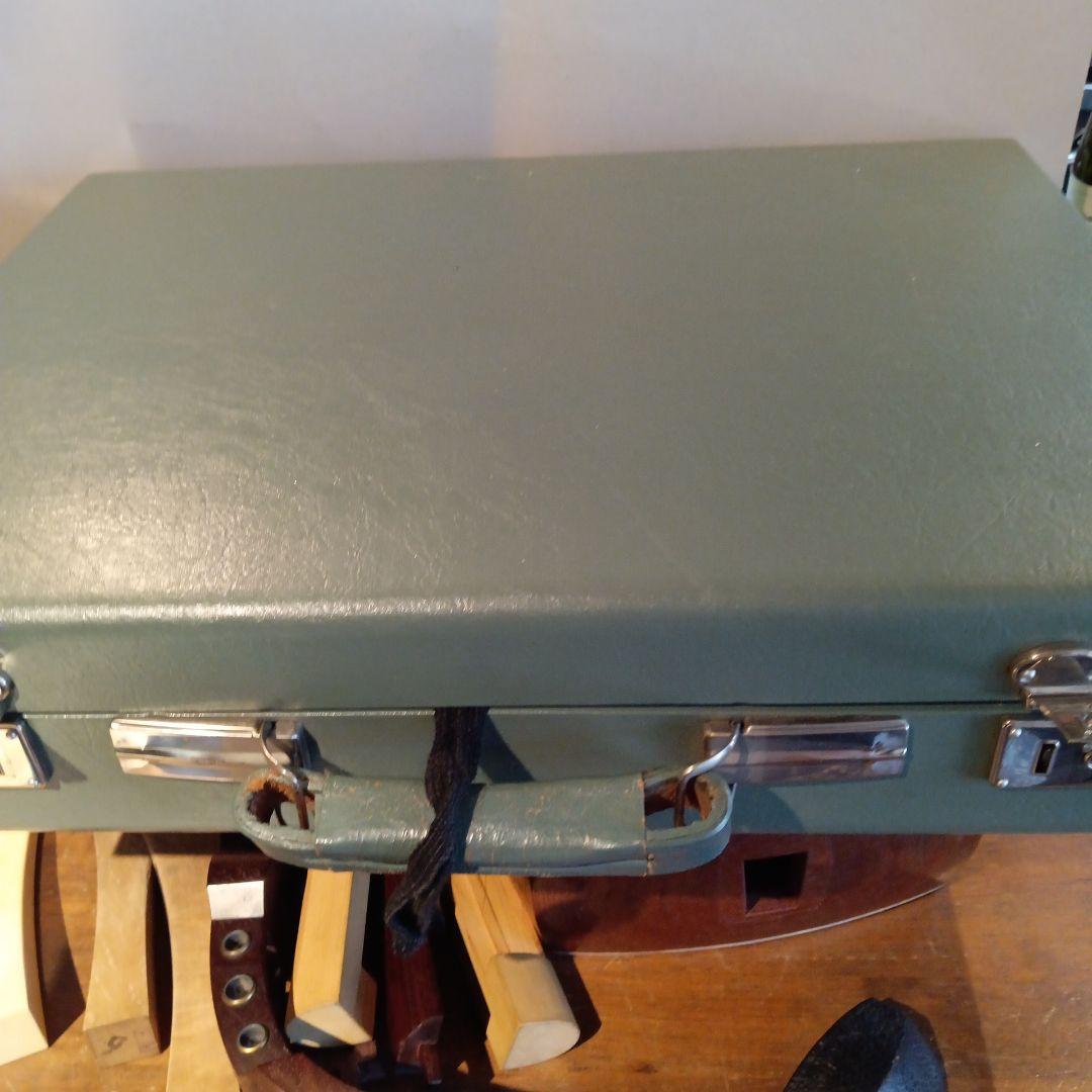 三味線　和楽器　弦楽器　地唄　三ツ折れ　バチ、ケース付