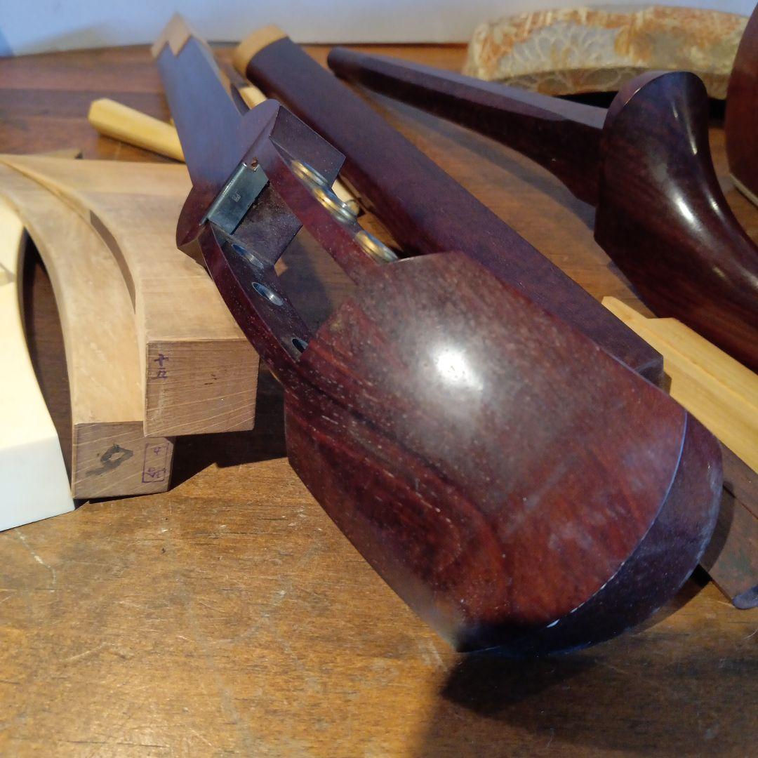 三味線　和楽器　弦楽器　地唄　三ツ折れ　バチ、ケース付