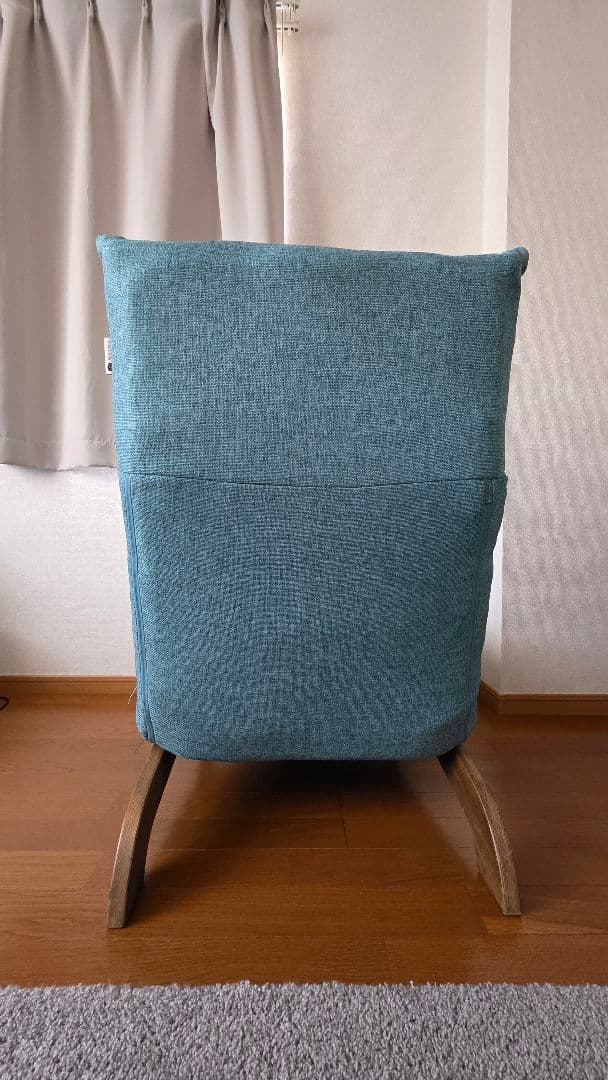 青いファブリックリクライニングソファ