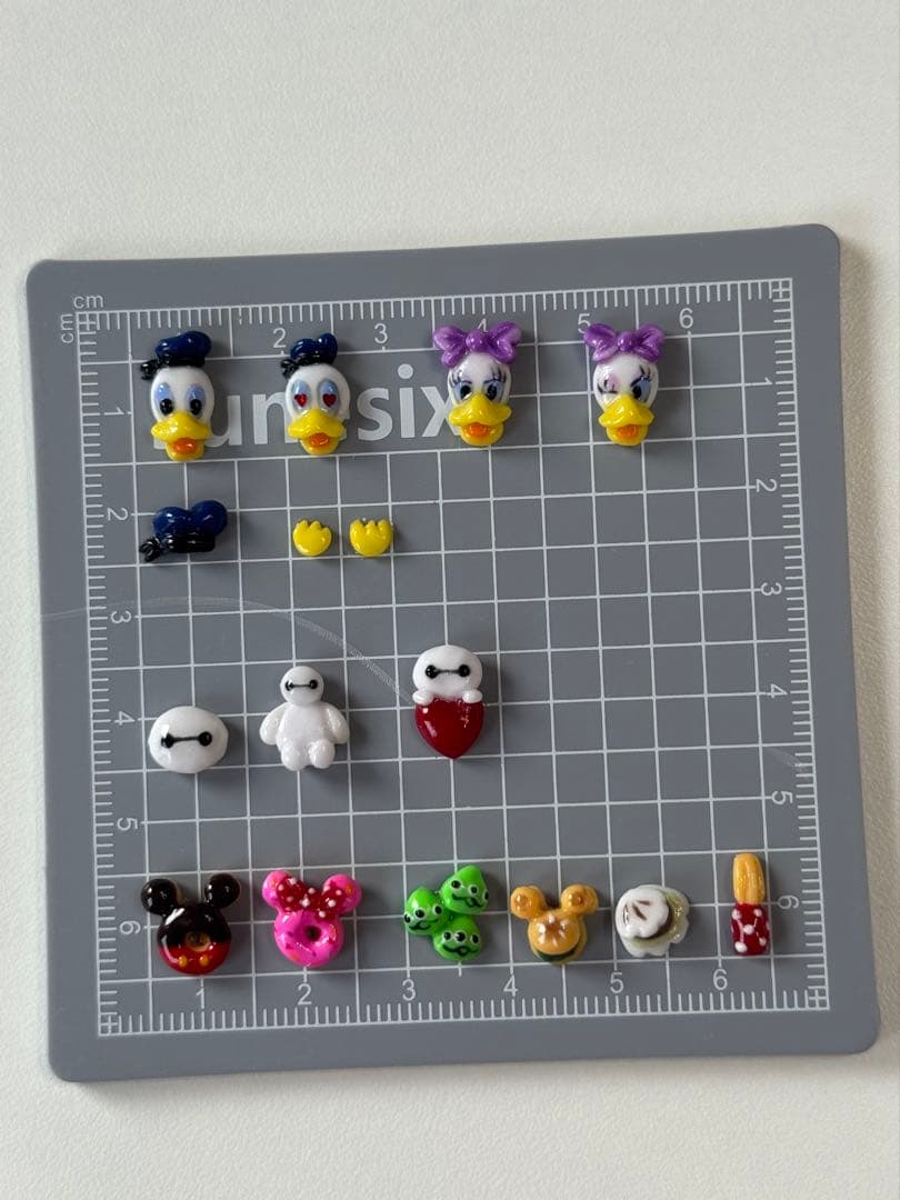 ネイルパーツディズニー