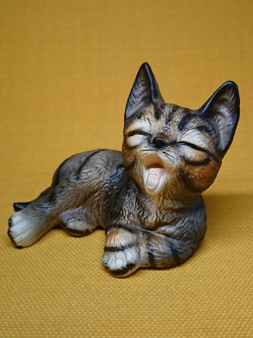 ネコ　猫　陶器　イタリア　オブジェ　置物　インテリア　工芸品　美術品　A2718