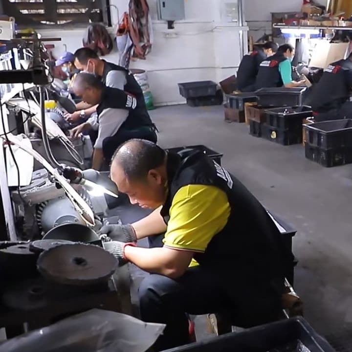 プレゼント付き!　V金10号　67層　ダマスカス包丁　ブルー柄　剣型　牛刀包丁