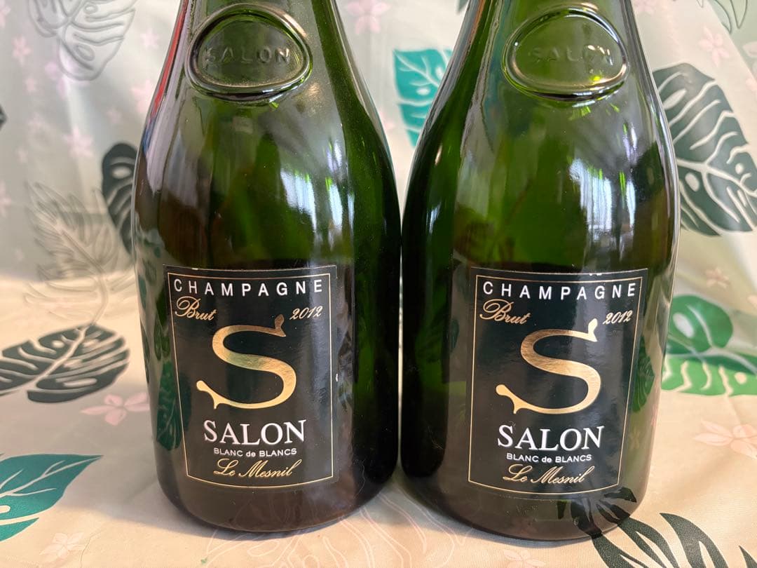 高級シャンパン・サロン2012の空き瓶２本➕３本用専用木箱のセット。