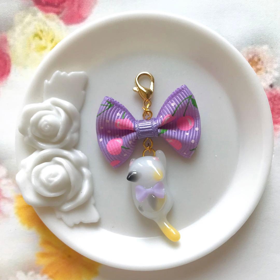 じゃれねこチャンチャーム　リボン×ミケ猫