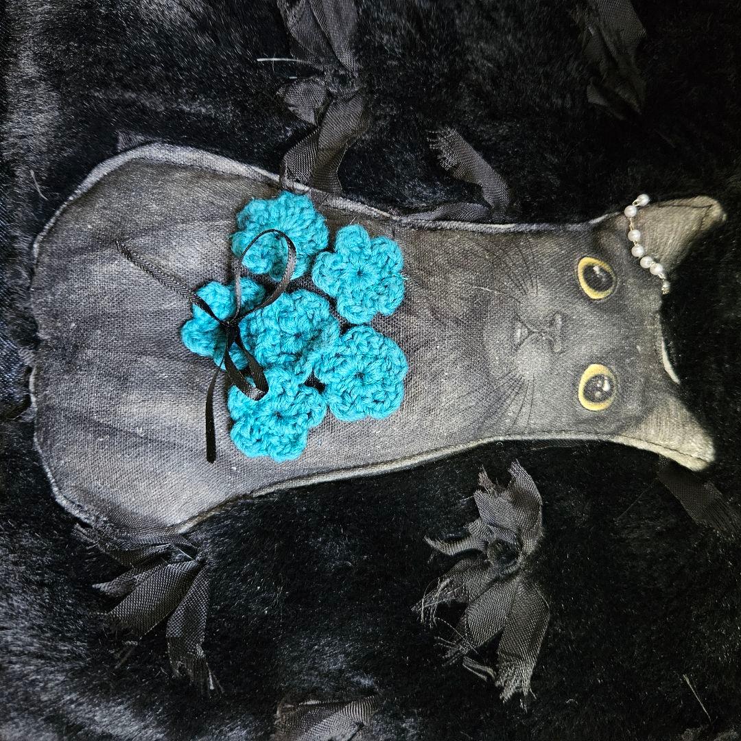Wフリル&ブルーのお花が可愛い❤黒猫ちゃんトートバッグ。コヤンイサム