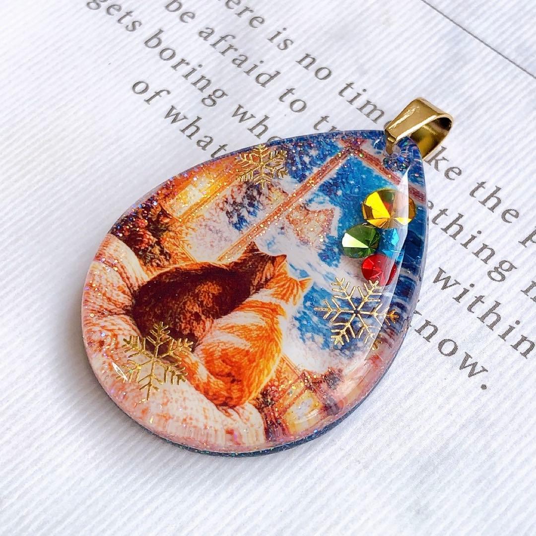 同梱値引100円❤️No.2414 レジン ペンダントトップ 猫 ネコ ねこ ♡