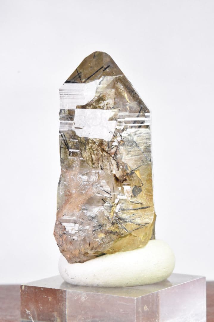 マニハール産 ブラックルチルインクォーツ