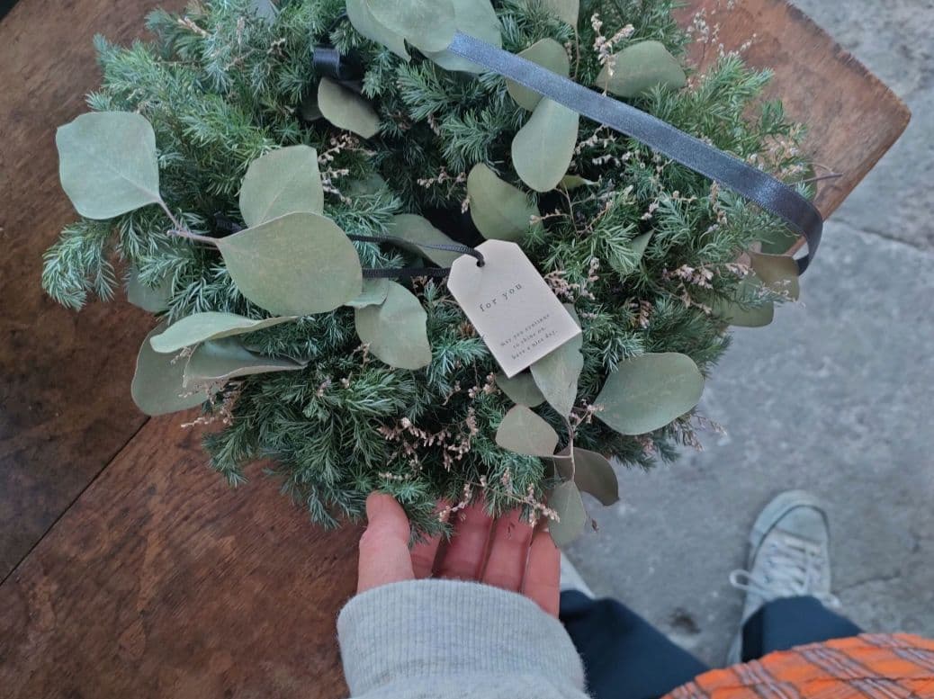 Christmasシーズン/生花ブルーバードとポポラスリース/30cm程/壁掛け