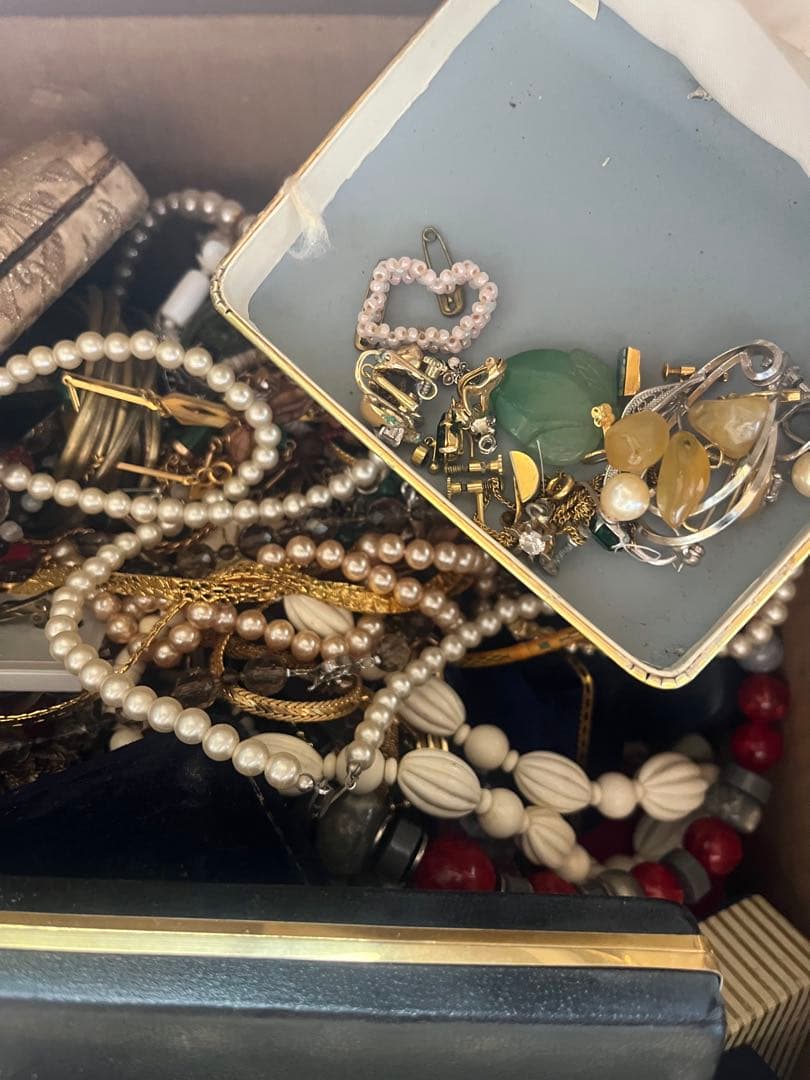 ワ*ン様 ジュエリーセット ジュエリーの詰め合わせセット（8.1kg）箱付き ア