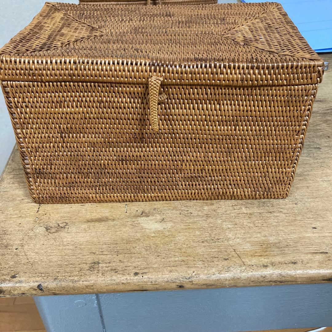 アタの蓋つきBOX