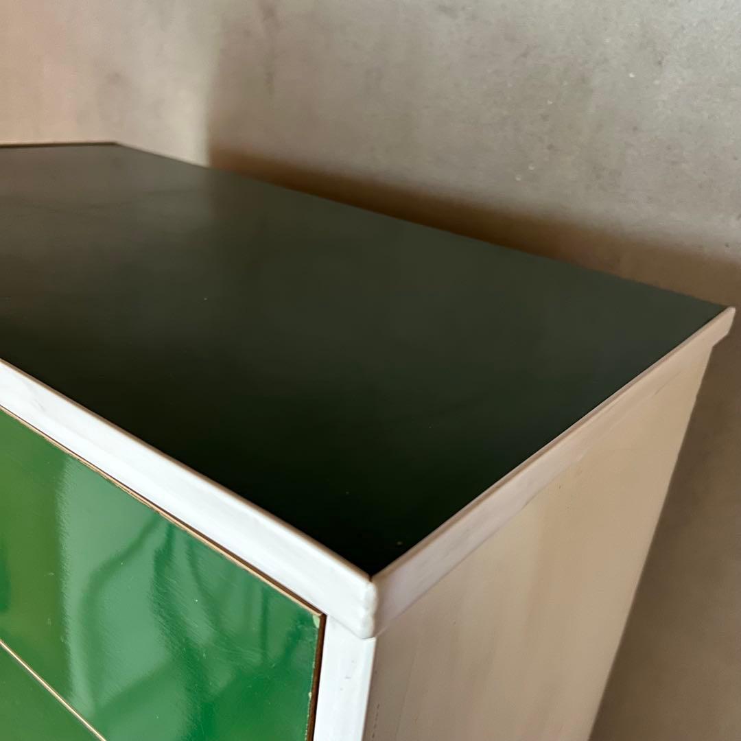 レトロなタンス　グリーン