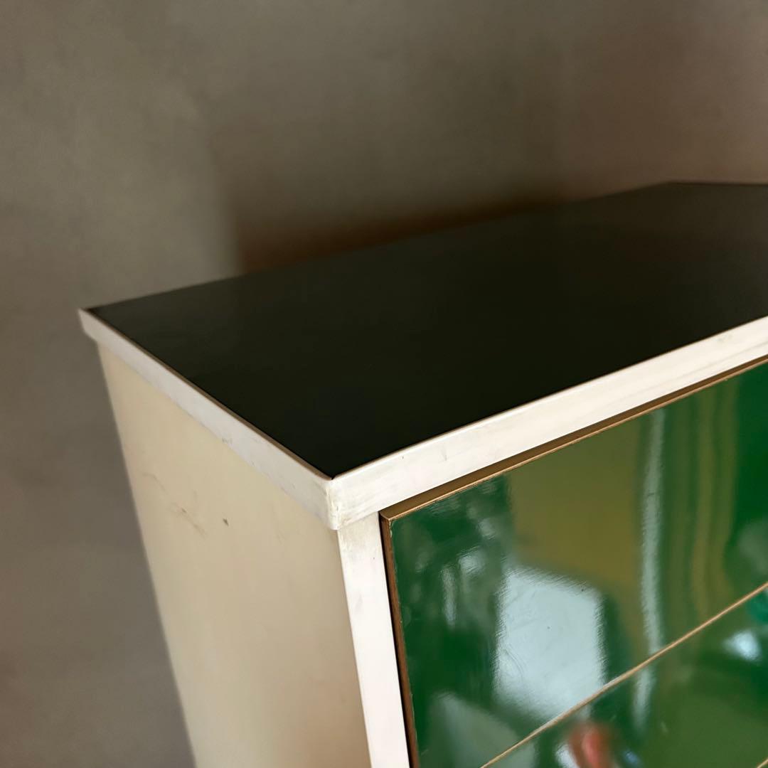 レトロなタンス　グリーン