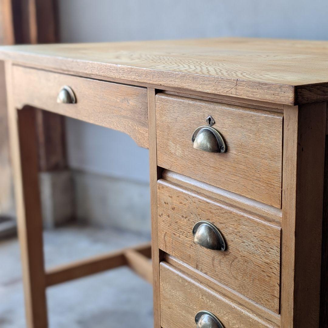 【古家具】昭和中頃〜後期ぐらいに作られた大きめな机　作業台　ワークデスク