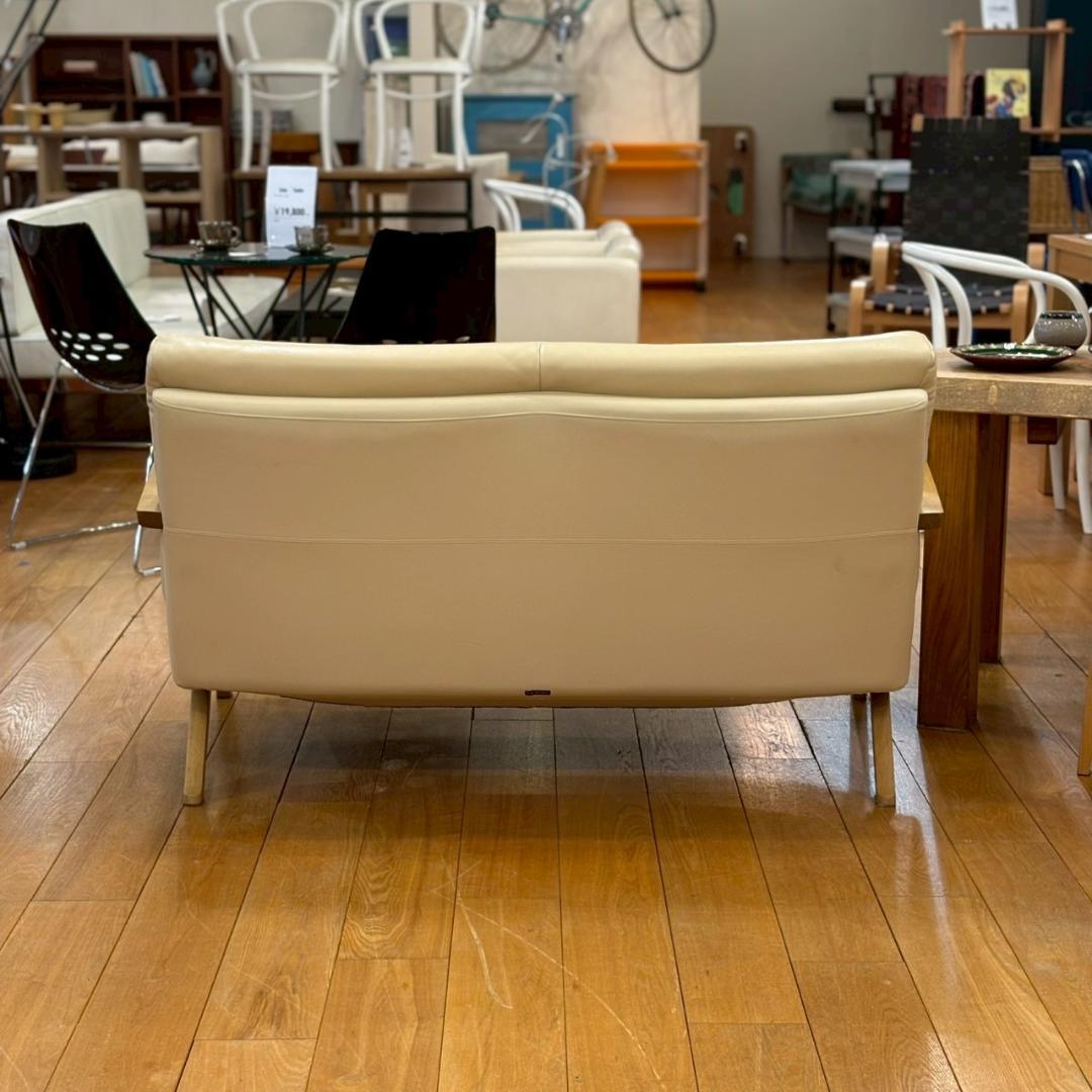 カリモク レザー 2人掛け ソファ 北欧風