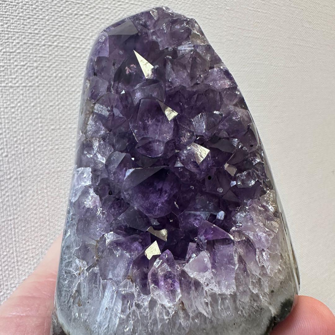 濃紫の煌めきウルグアイ産☆キラキラ☆アメジストクラスターパワーストーンA1088