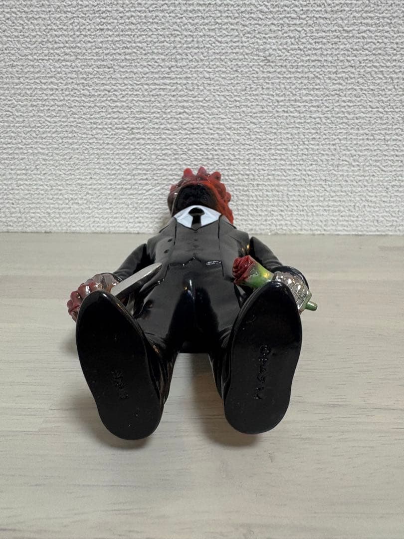 キムラトイ HEAD SWAP×SUIT 薔薇とナイフ ソフビ - メルカリ