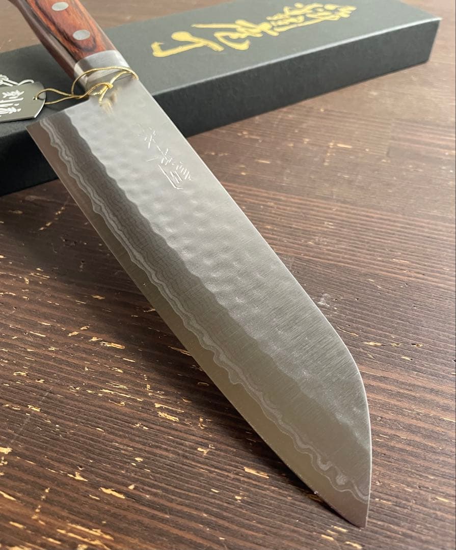 増谷刃物 訓平作 三徳包丁 VG10ステンレス 積層槌目（刻流）口金有