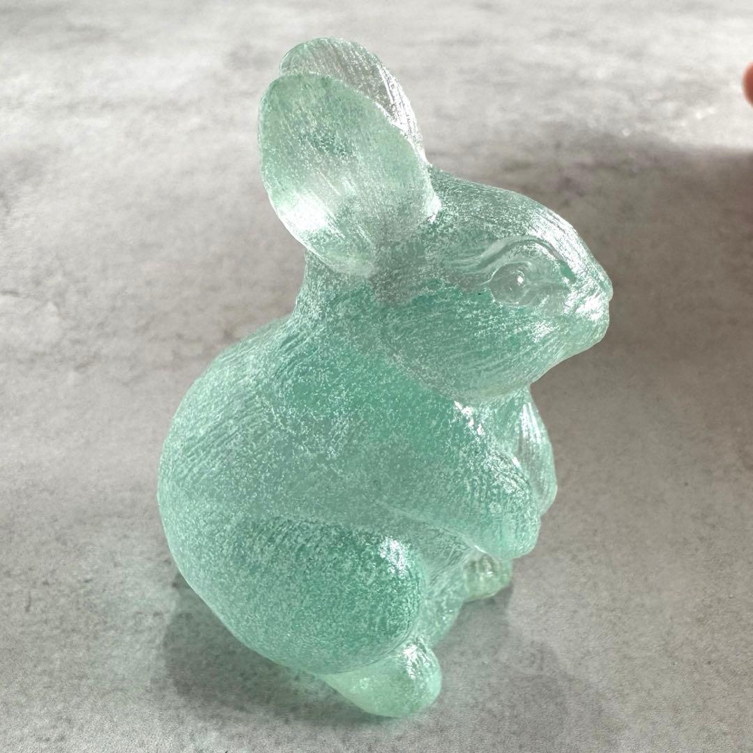 フローライト　カービング　うさぎ