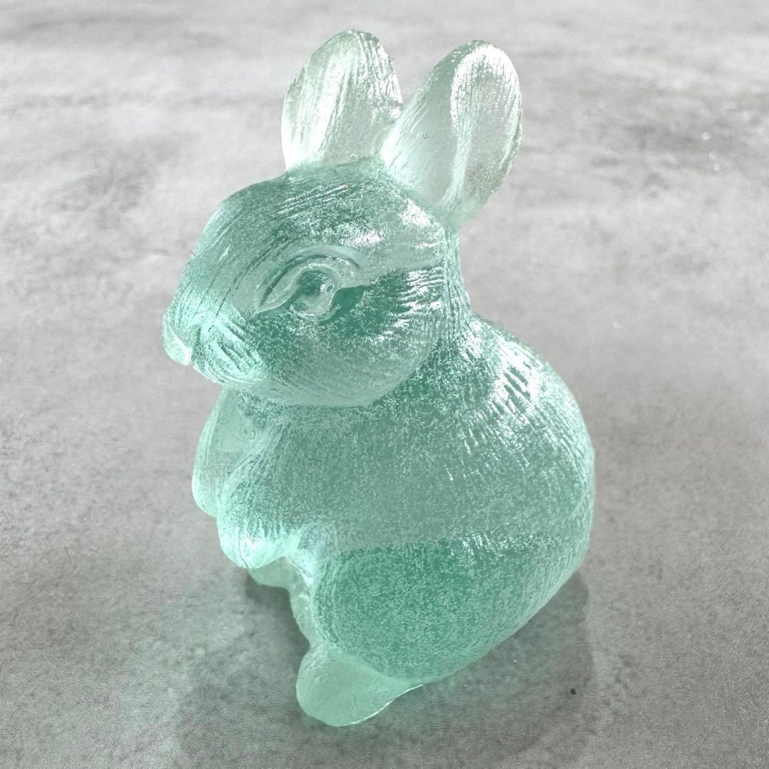 フローライト　カービング　うさぎ