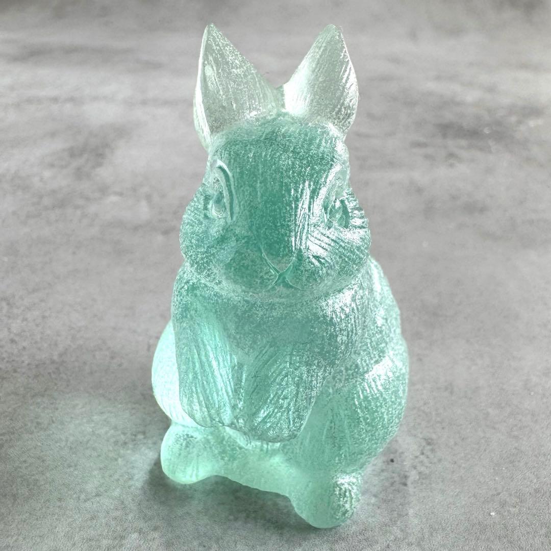 フローライト　カービング　うさぎ