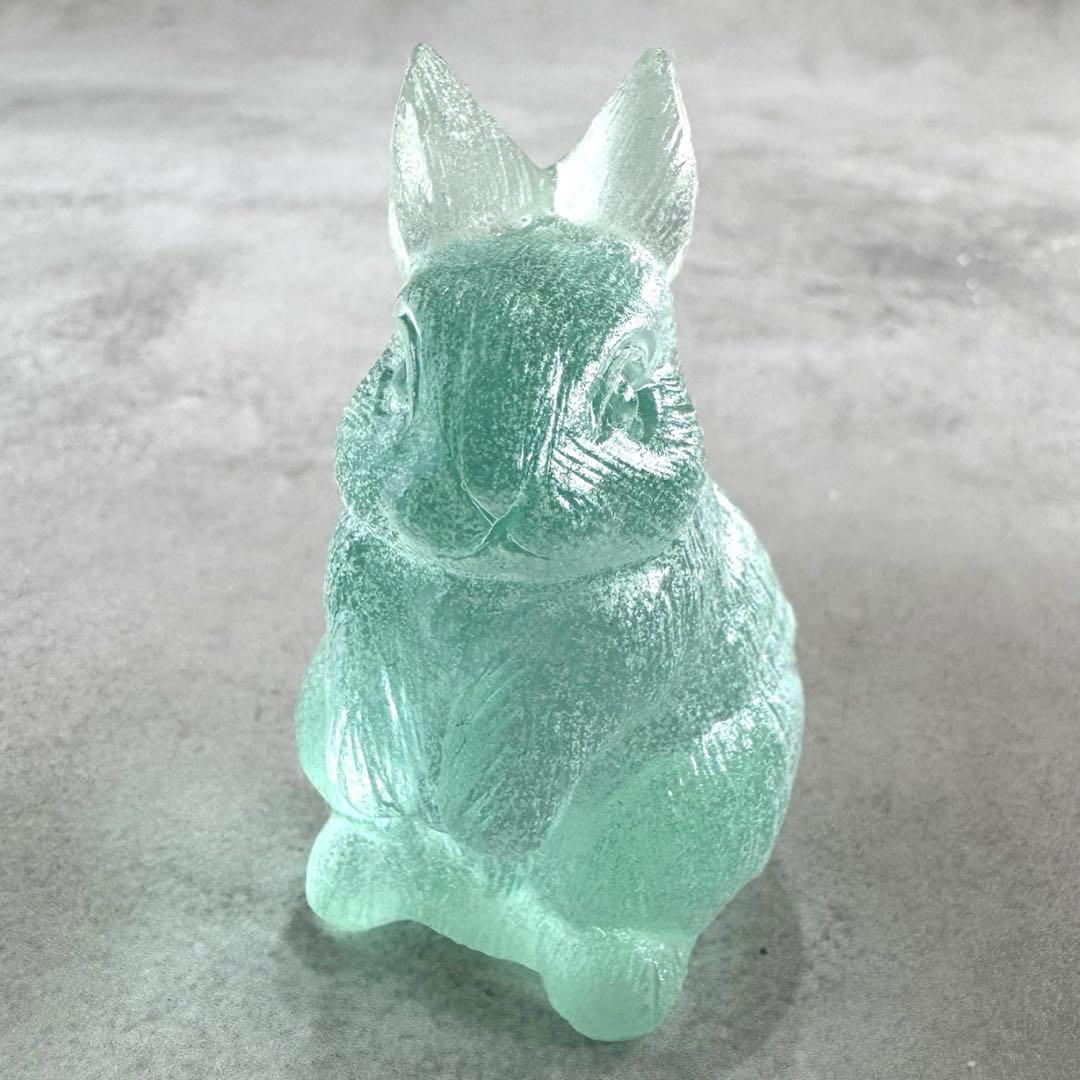 フローライト　カービング　うさぎ