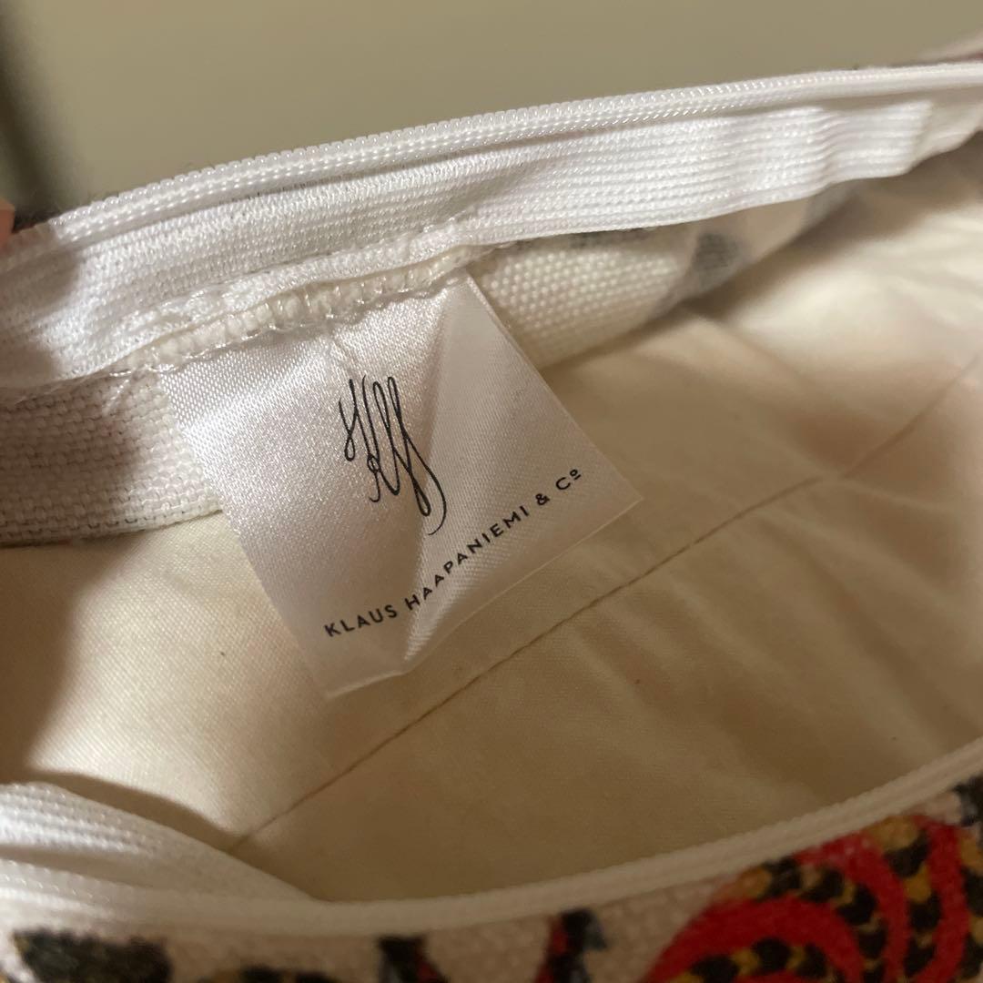 猫と植物のアートクッションカバー