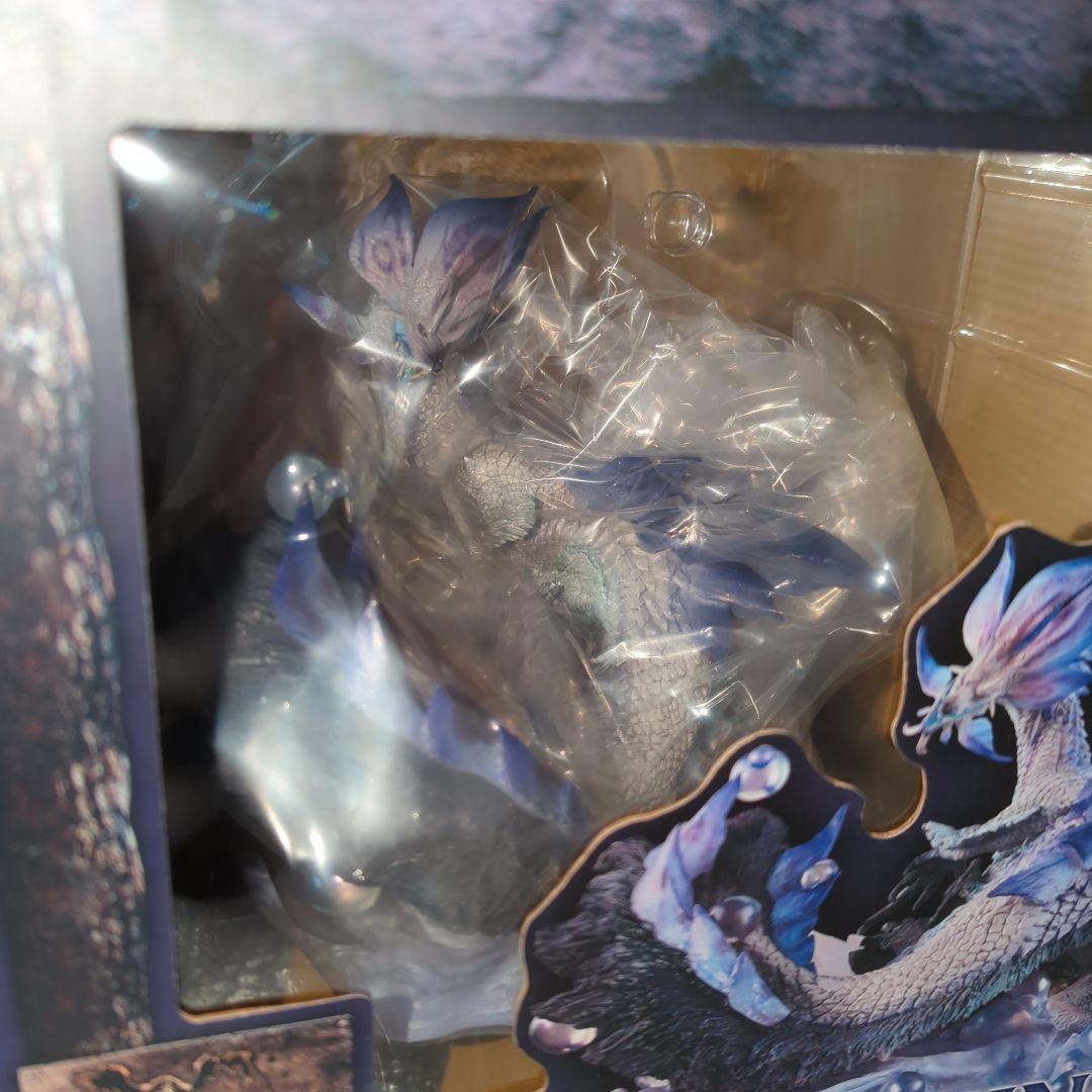 〚希少・未開封品〛クリエイターズモデル 焔狐竜 タマミツネ希少種 フィギュア