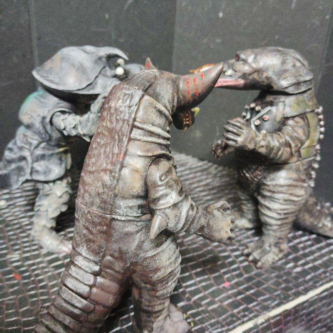 最終価格ウルトラ怪獣現行シリーズ初代マン怪獣ザラガス.アントラー.ゴモラ