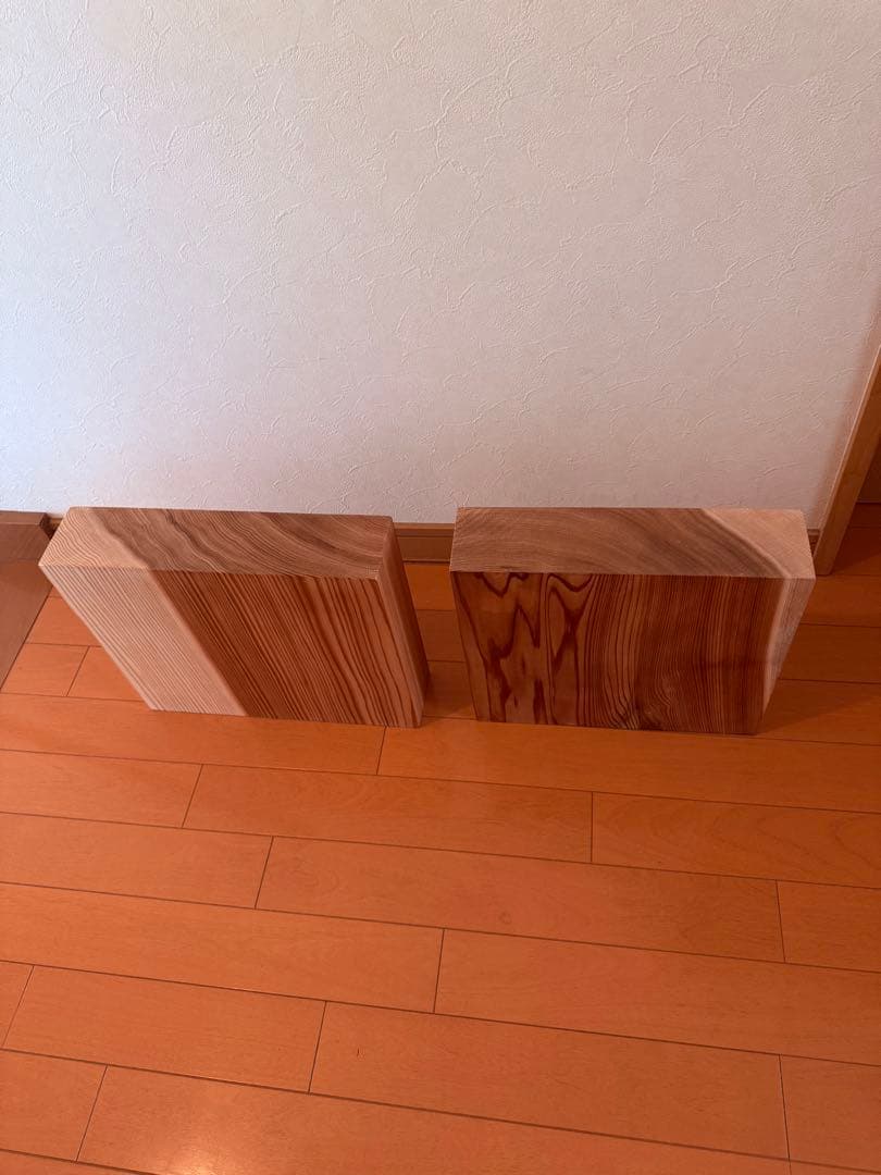 天然杉無垢の一枚板ナチュラルダークトーンローテーブル