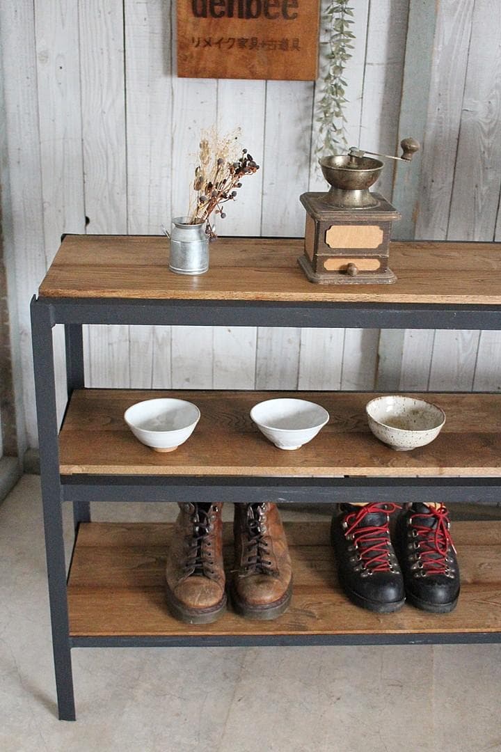 古いアイアンフレームと古材の収納棚　食器棚　オープンラック　靴棚　古家具