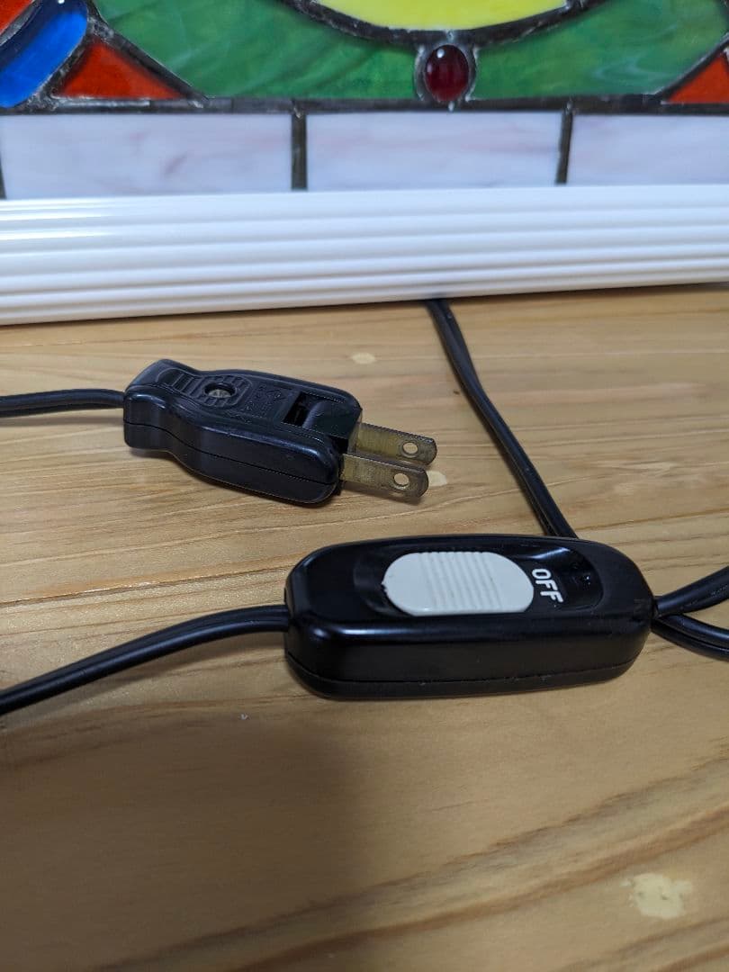 ステンドグラス　壁掛け　額付き　内部電球点灯付き