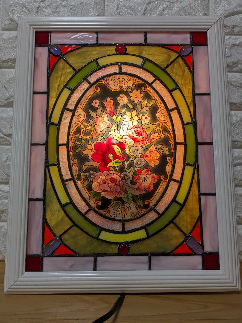 ステンドグラス　壁掛け　額付き　内部電球点灯付き