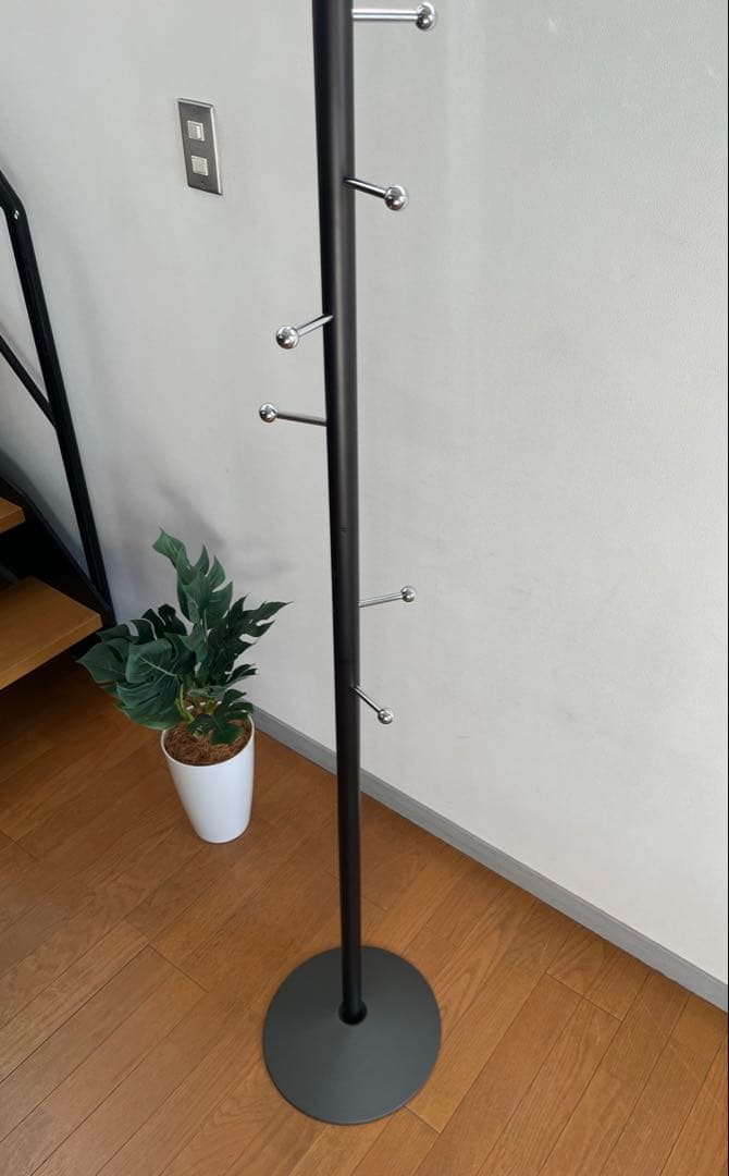 スペイン　Mobles114 コートスタンド　　　　モダンスタイル　ハンガー