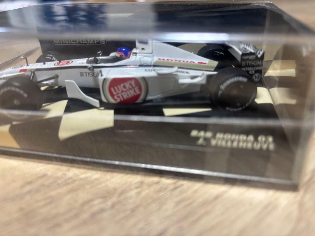 1/43 BAR 02 03 J.ヴィルヌーブ LUCKY STRIKE 2台