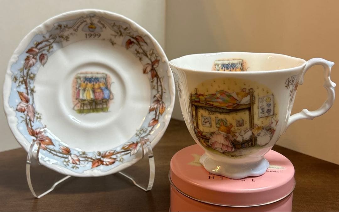 廃盤品】ブランブリーヘッジ 1999 イヤーカップ&ソーサー,プレート