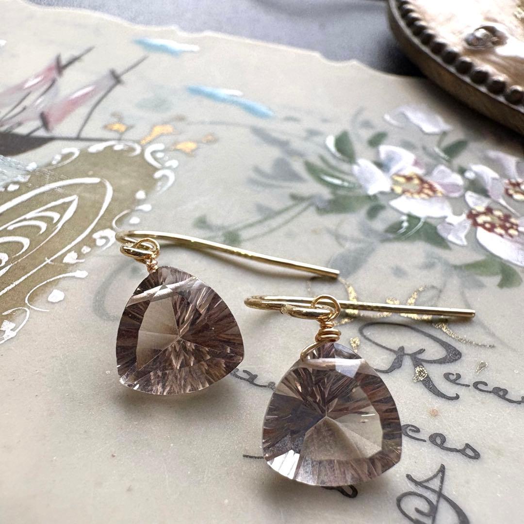 《おともさん》ライトスモーキーコーンケーブ＊レモンクォーツサンライズトップ