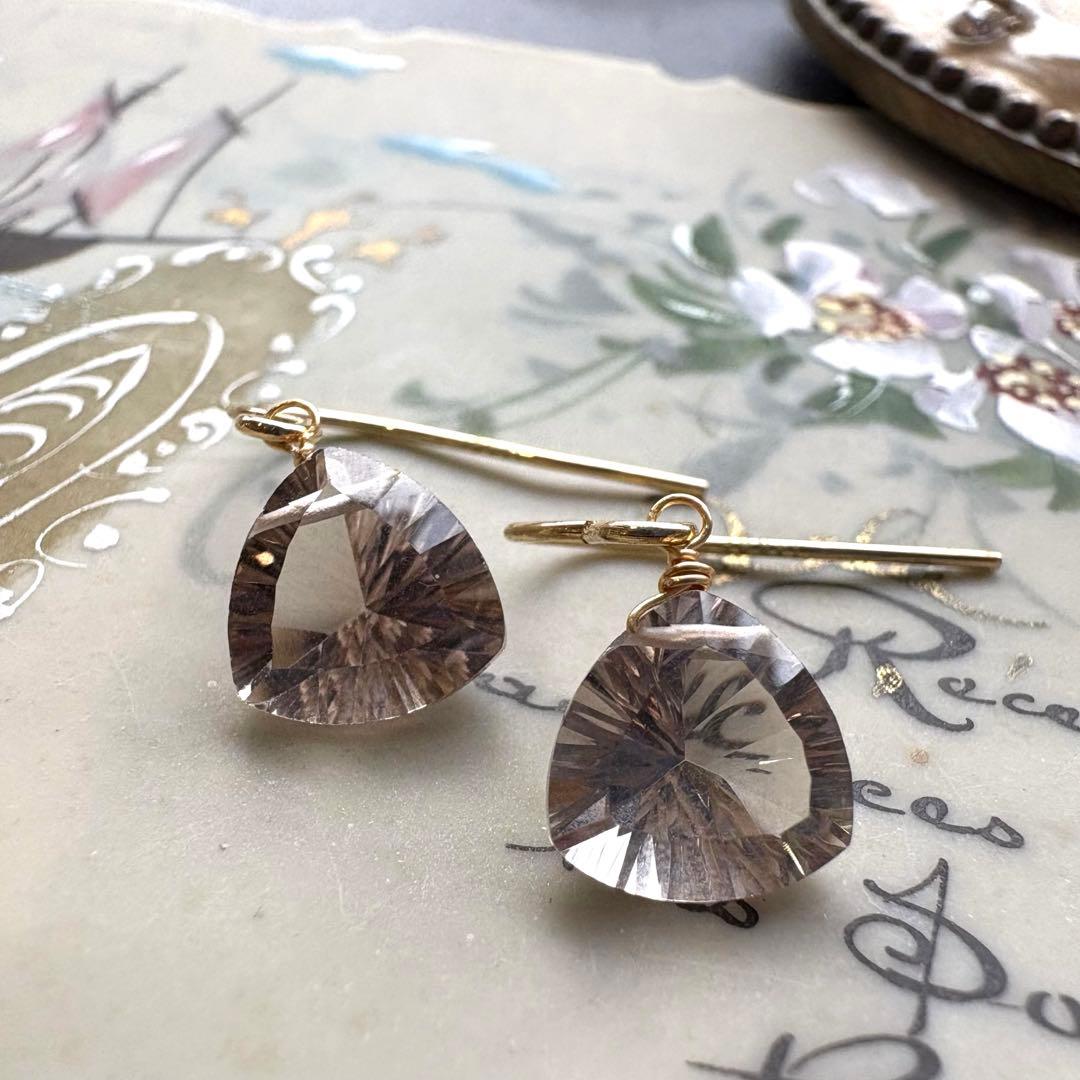 《おともさん》ライトスモーキーコーンケーブ＊レモンクォーツサンライズトップ