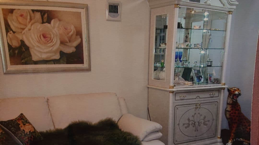 油絵の写真 サイズ106(横)×76(縦) 重さ(8．9㌔)