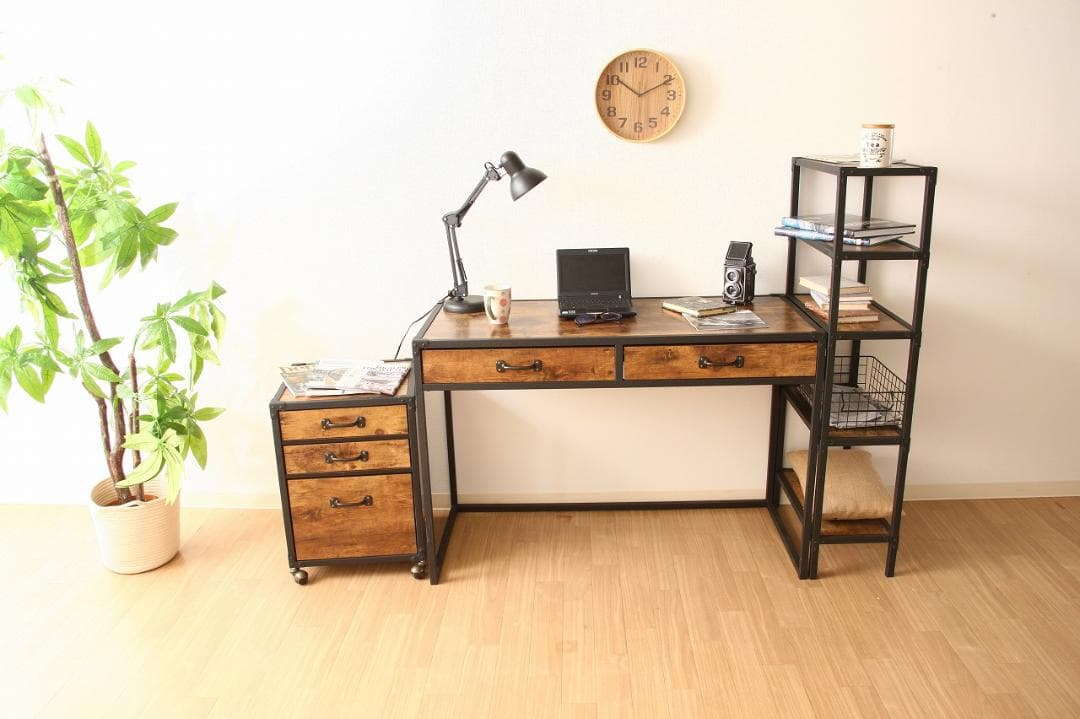 【新品・送料無料】クルト デスク 引き出し２杯付き