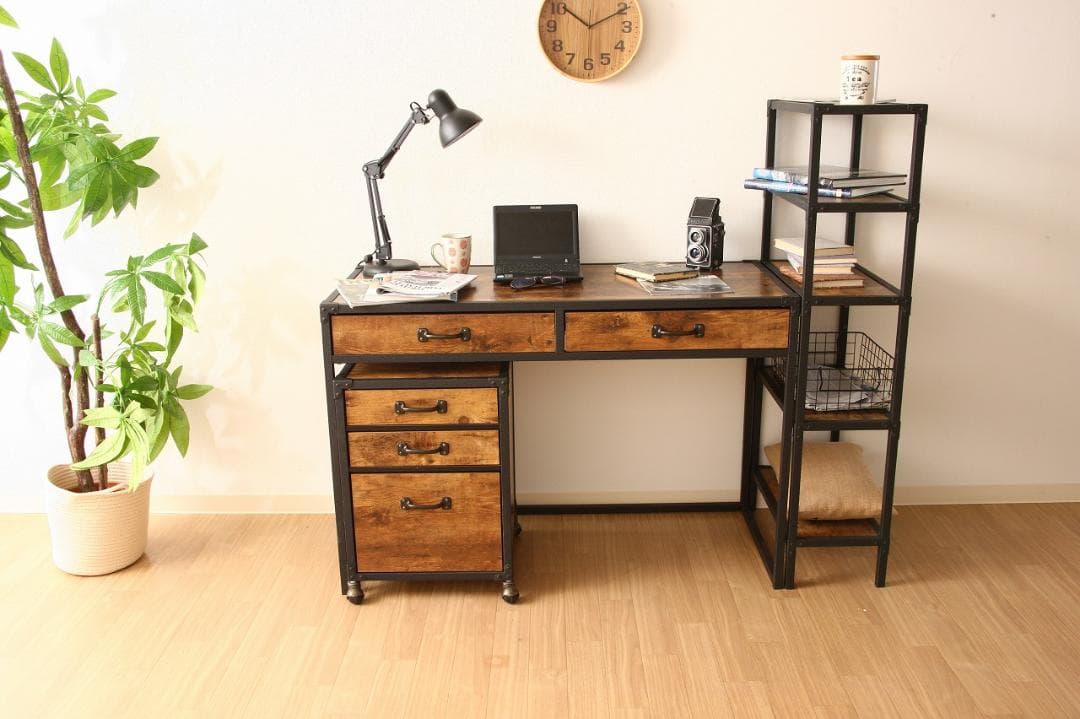 【新品・送料無料】クルト デスク 引き出し２杯付き